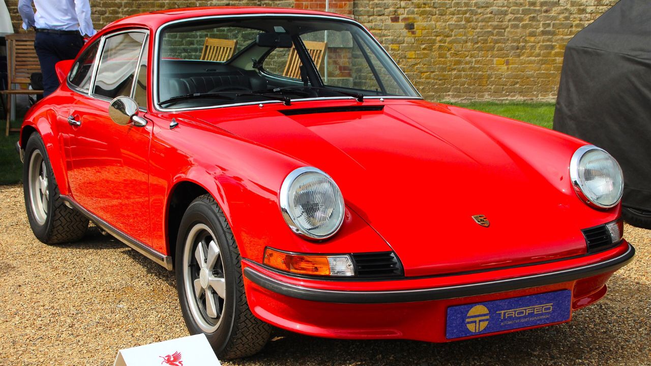 A Porsche 911 Carrera RS 2.7 taken at Hampton Court Concours 2022