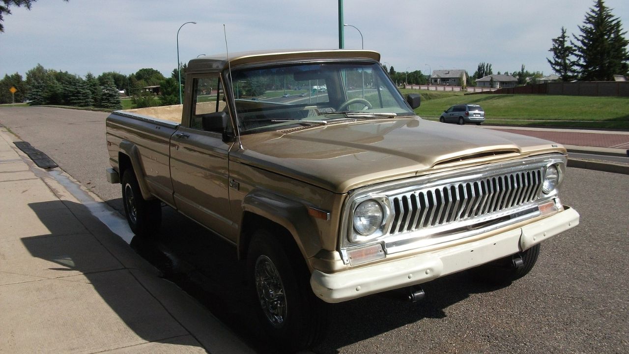 Jeep J20 truck with a 360cid V8