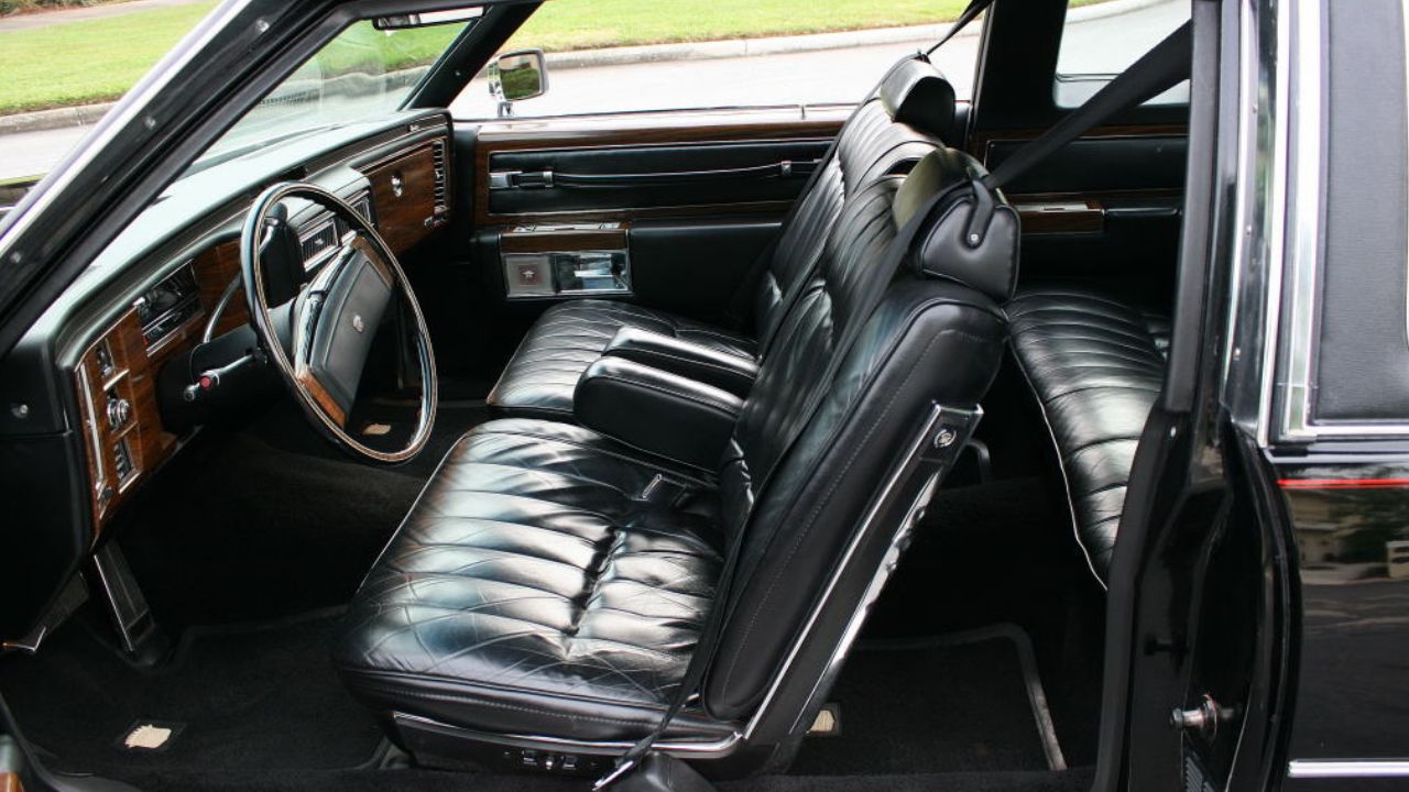 1977 Cadillac Coupe Deville (13)