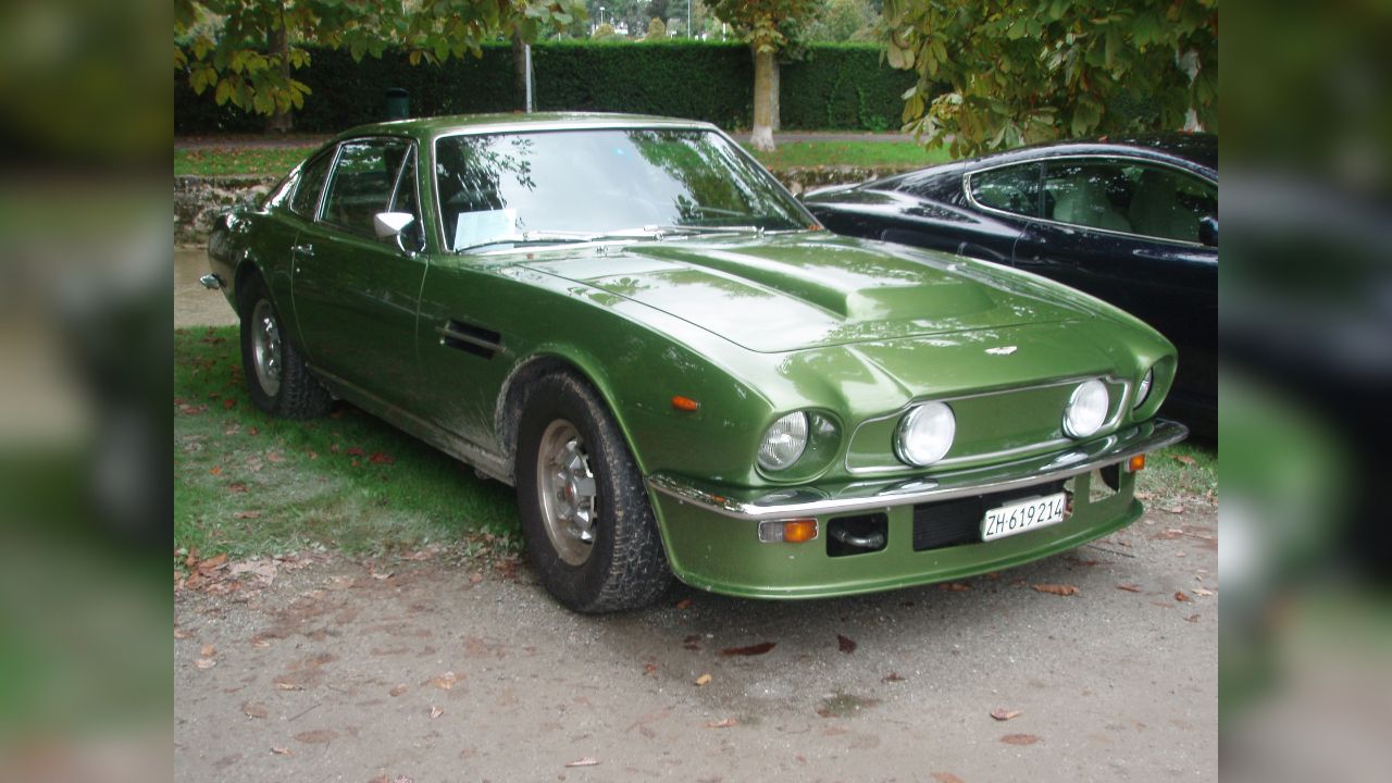 1978 Aston Martin V8 Vantage fliptail in Morges 2013 - Front right