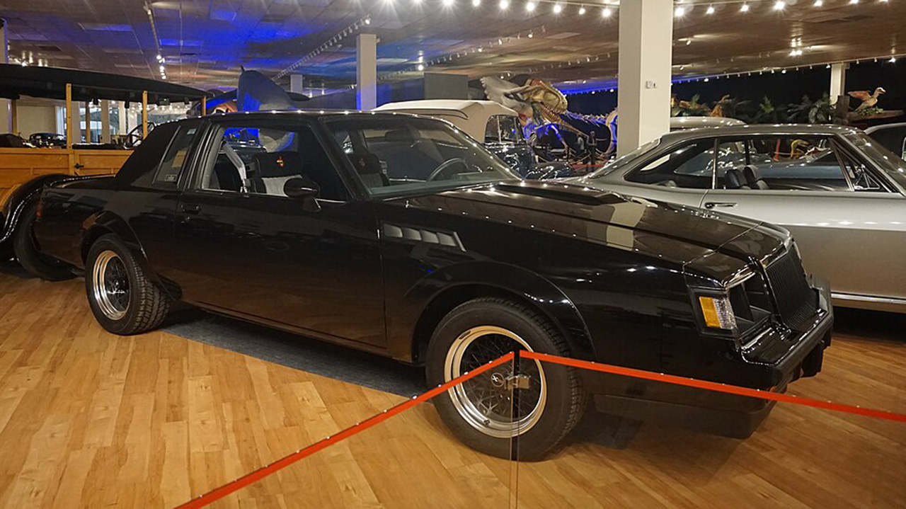 A 1987 Buick GNX at the Sloan Museum at Courtland Center in Burton, Michigan (United States).