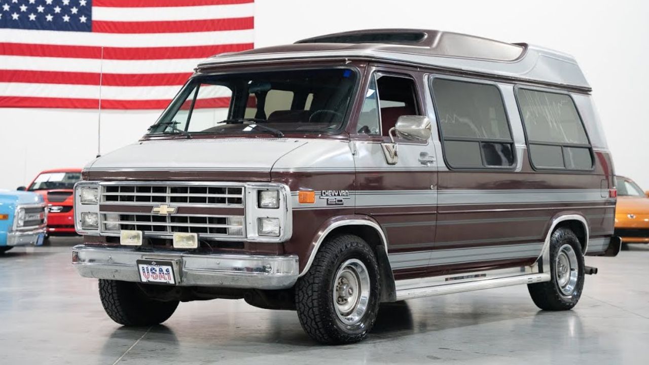 1987 Chevrolet G20 Sports Van
