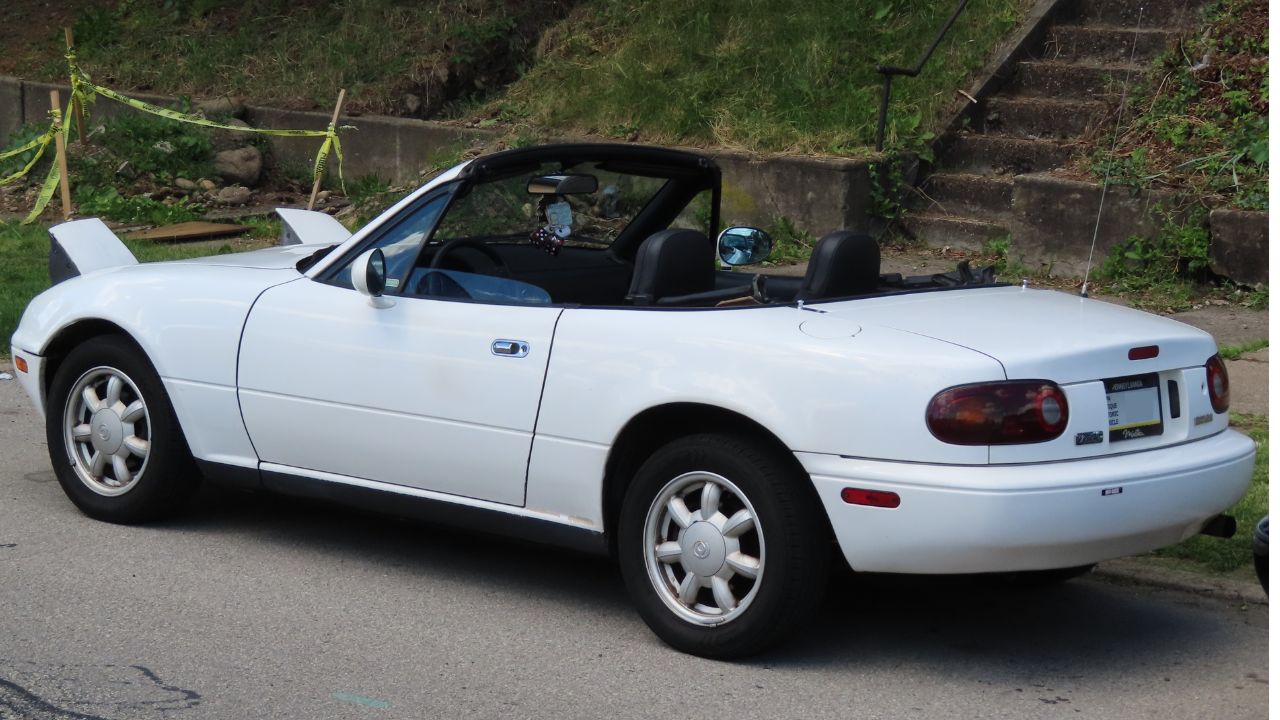 1990 Mazda MX-5 Miata, rear left, 06-08-2024