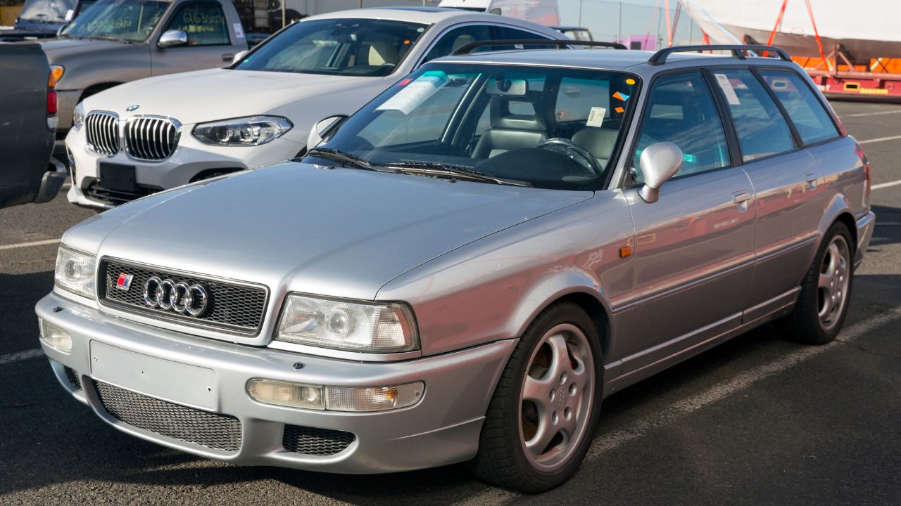 1994 Audi RS2 Avant in Silver, front left