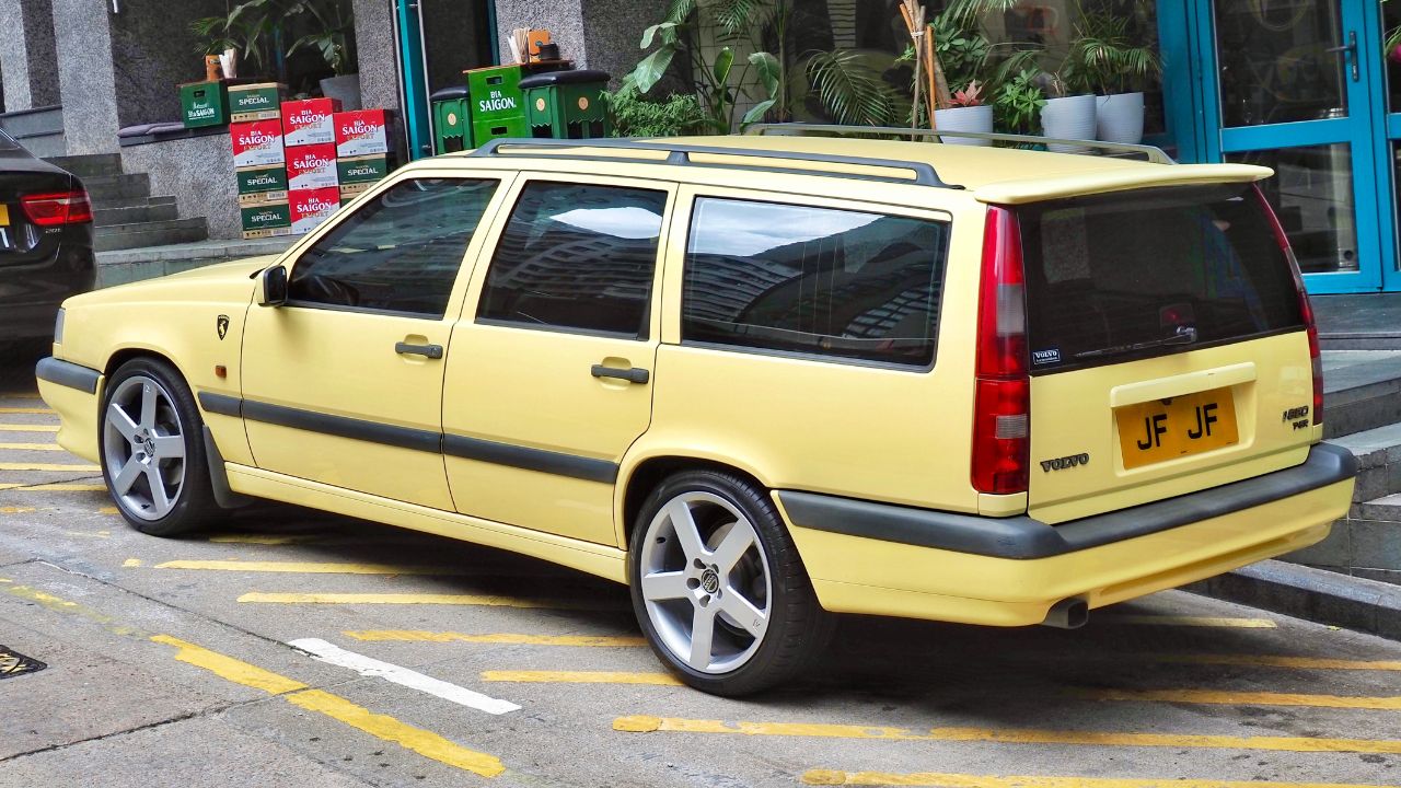 1995 Volvo 850 T-5R estate (rear)