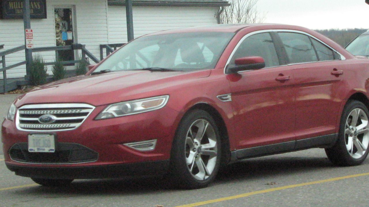 2010 Ford Taurus SHO, Front Left, 10-28-2020