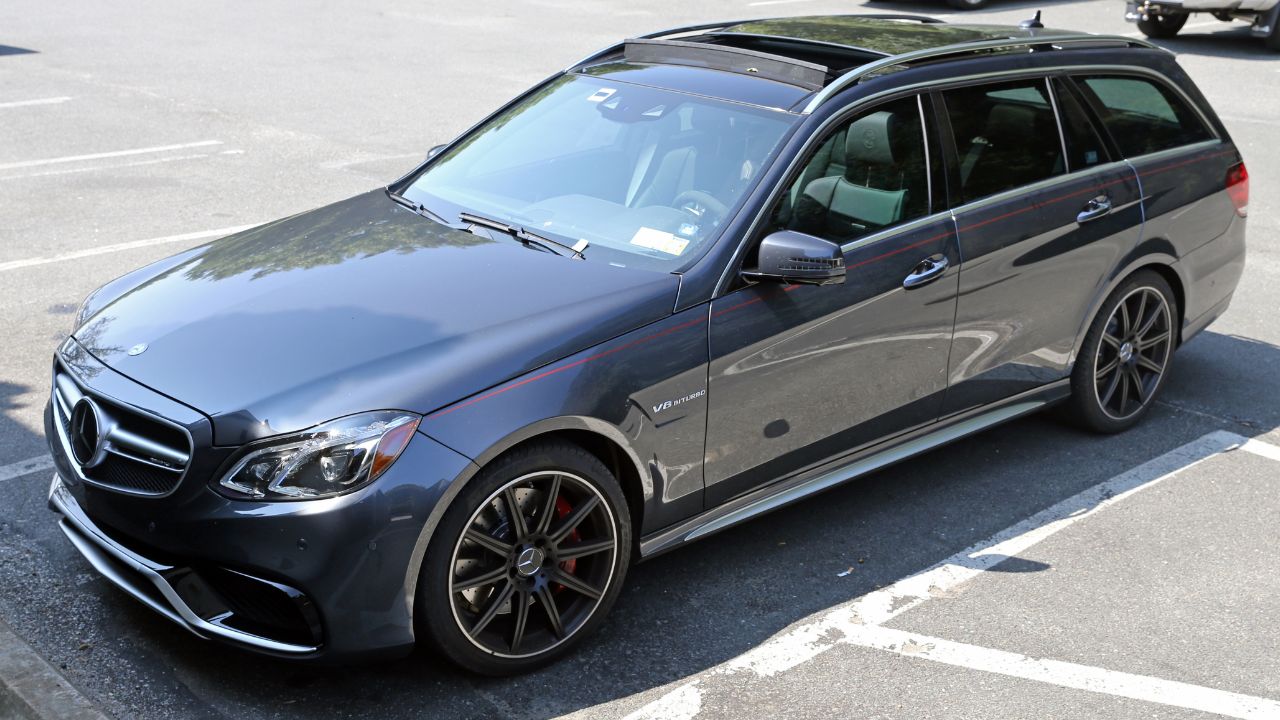 2014 Mercedes-Benz E63 AMG S-Model T, front left high
