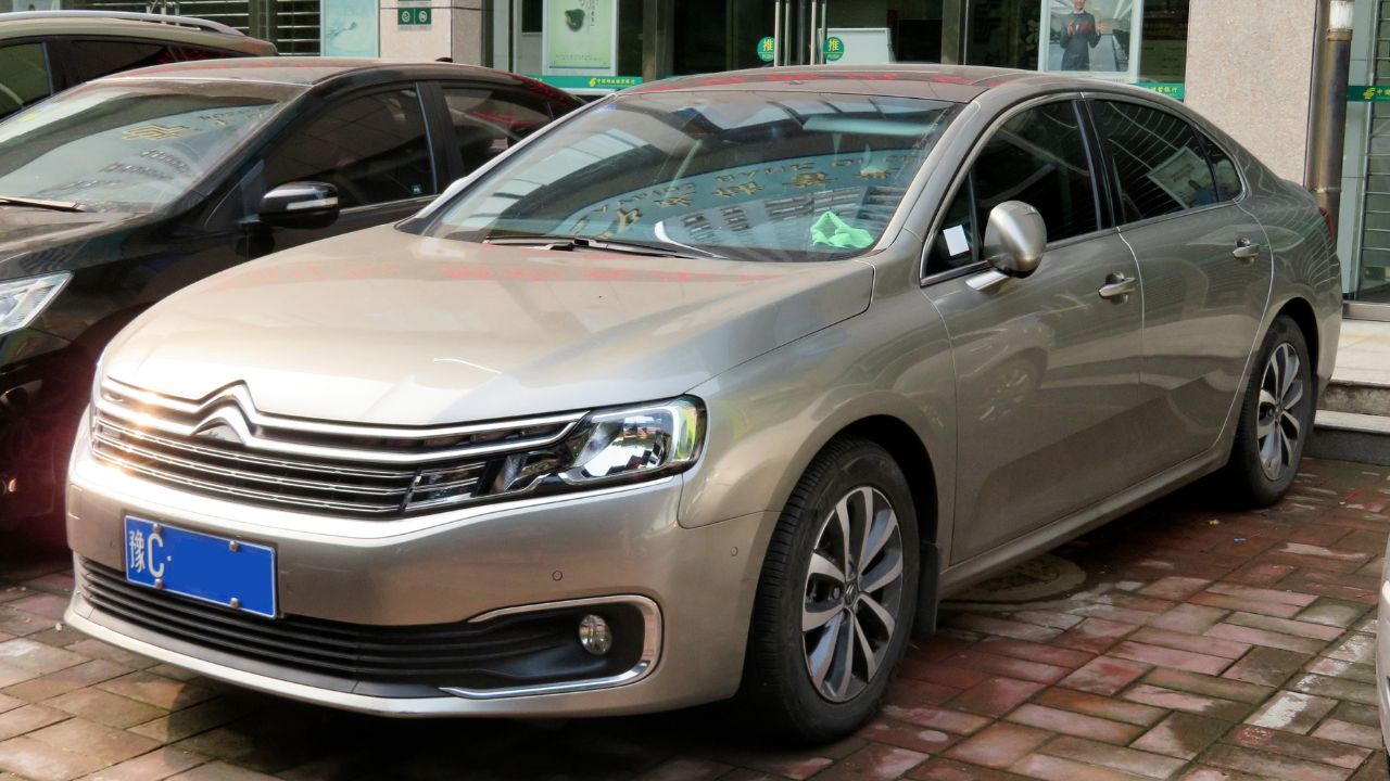 2017 Dongfeng-Citroën C6, front 8.3.18