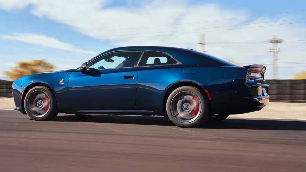 2025 Charger Sixpack