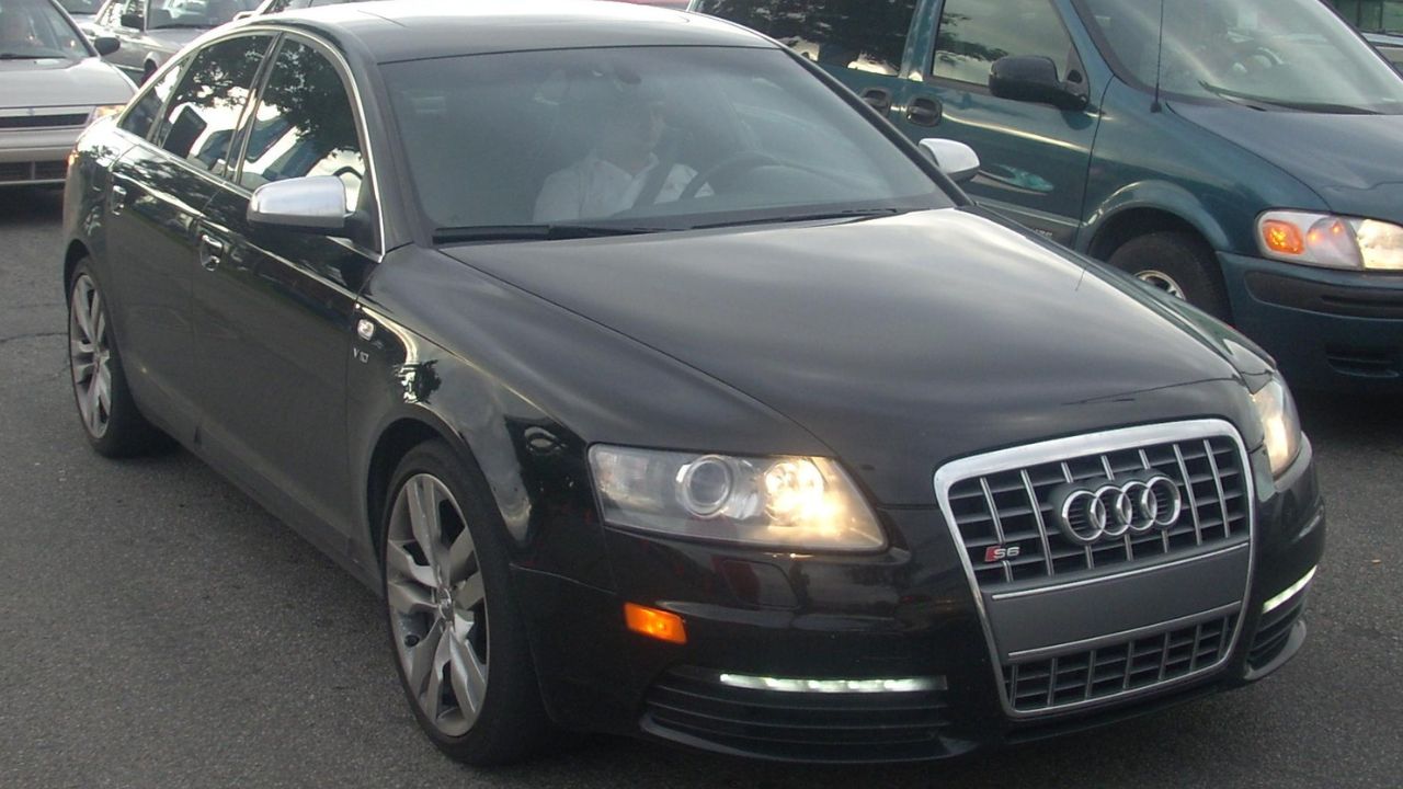 2007-present Audi S6 photographed in Montreal, Quebec, Canada