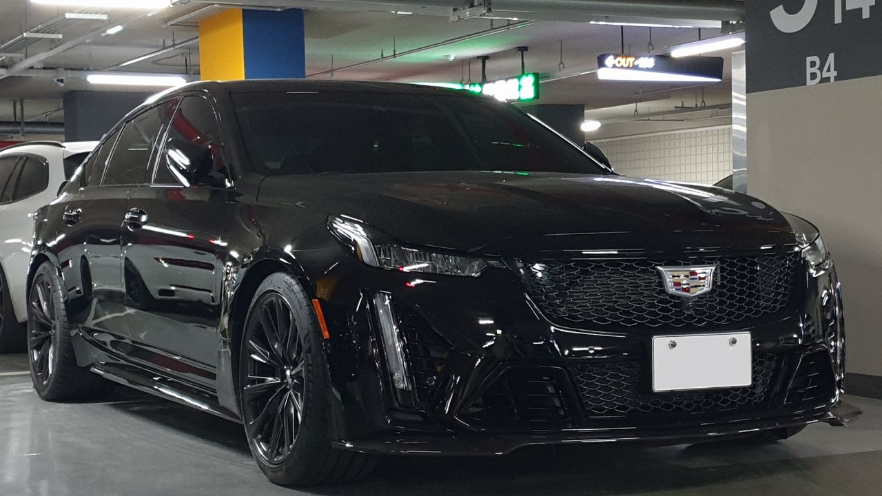 Cadillac CT5-V Blackwing 6DC79 Black Raven (2)