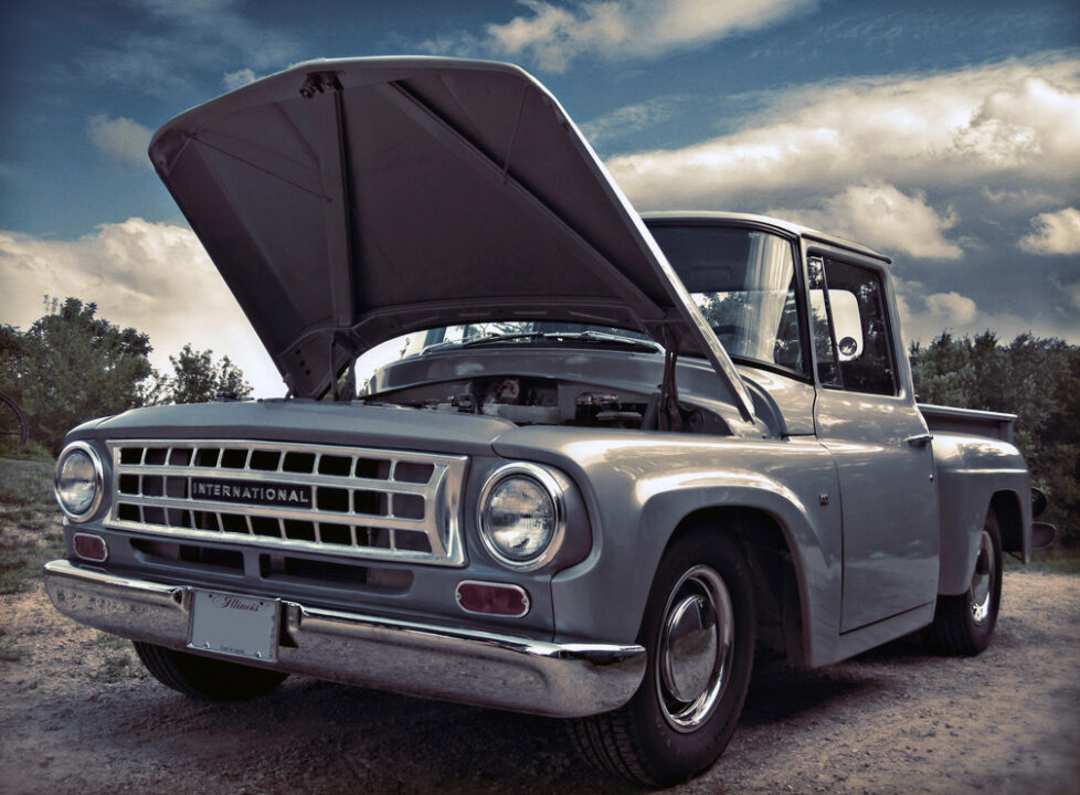 1963 or 1964 International Harvester C-900 pickup