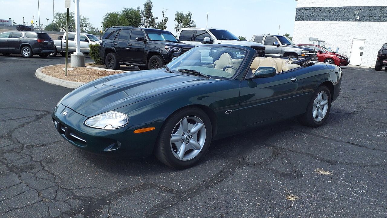Jaguar XK8