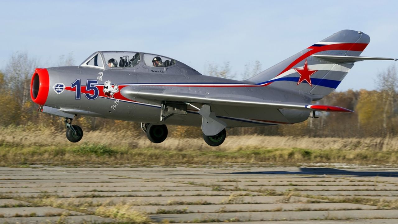 Landing. Mig-15 RA-0488G