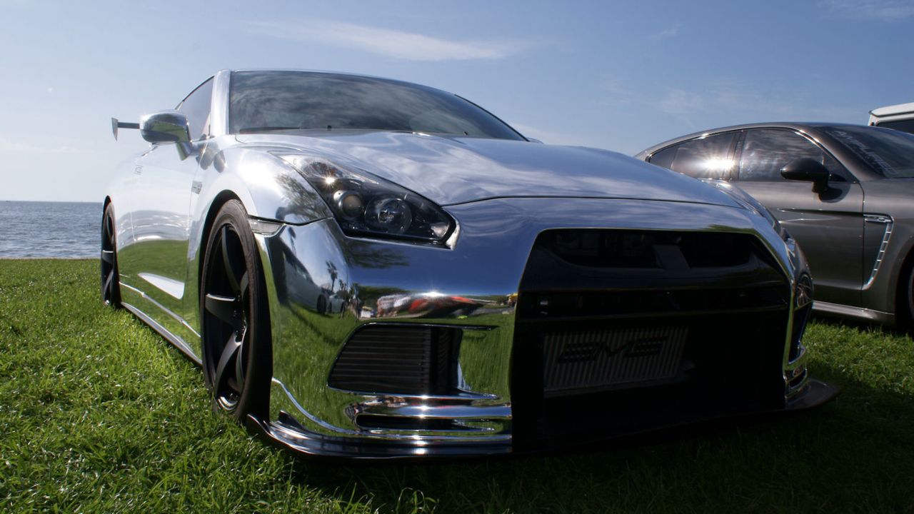 Nissan GTR R35 2010 Chrome Wrapped RSideFront low FOSSP 7April2013 (14585152184)