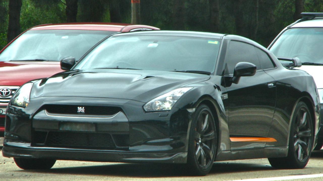 Nissan Skyline R35 GT-R
