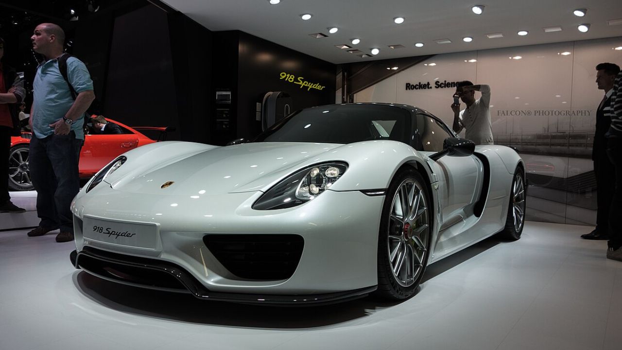 Porsche 918 Spyder V8