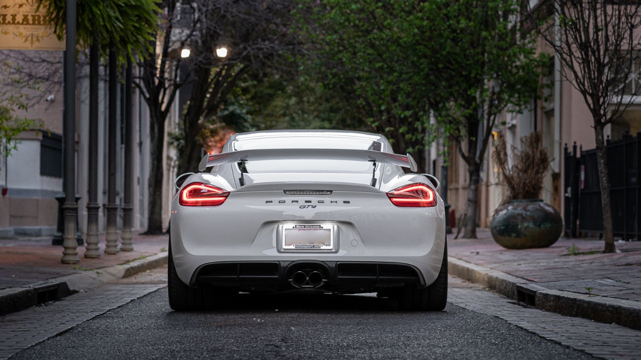 Porsche Cayman GT4