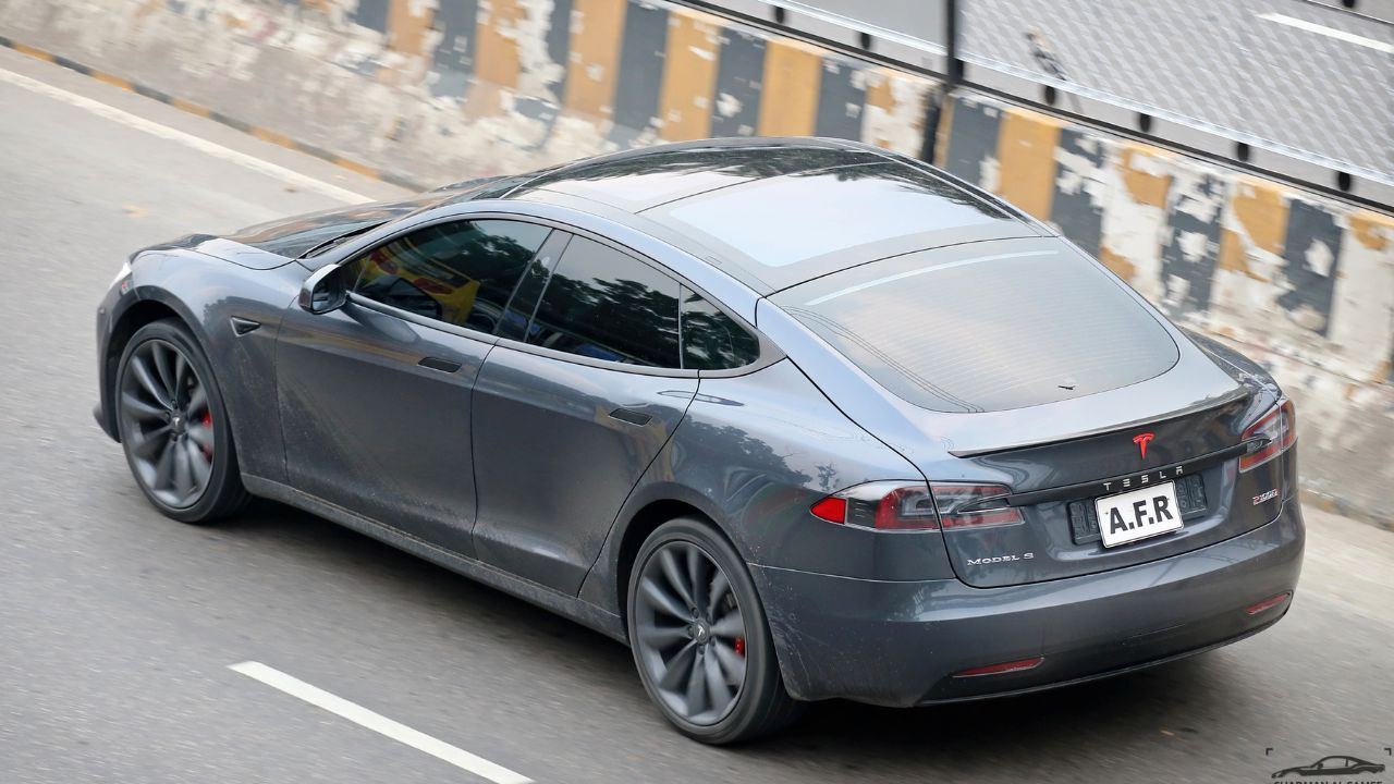 Tesla Model S P100D, Bangladesh. (45111407222)