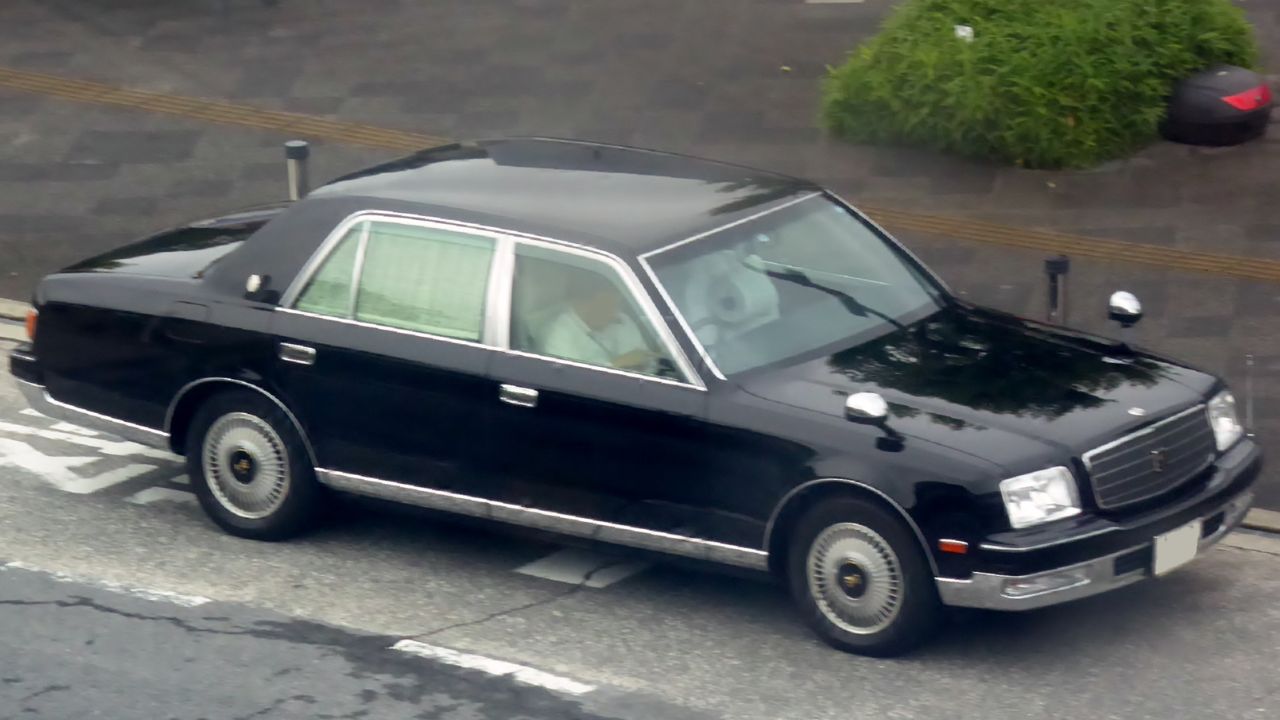 Toyota CENTURY (TA-GZG50)