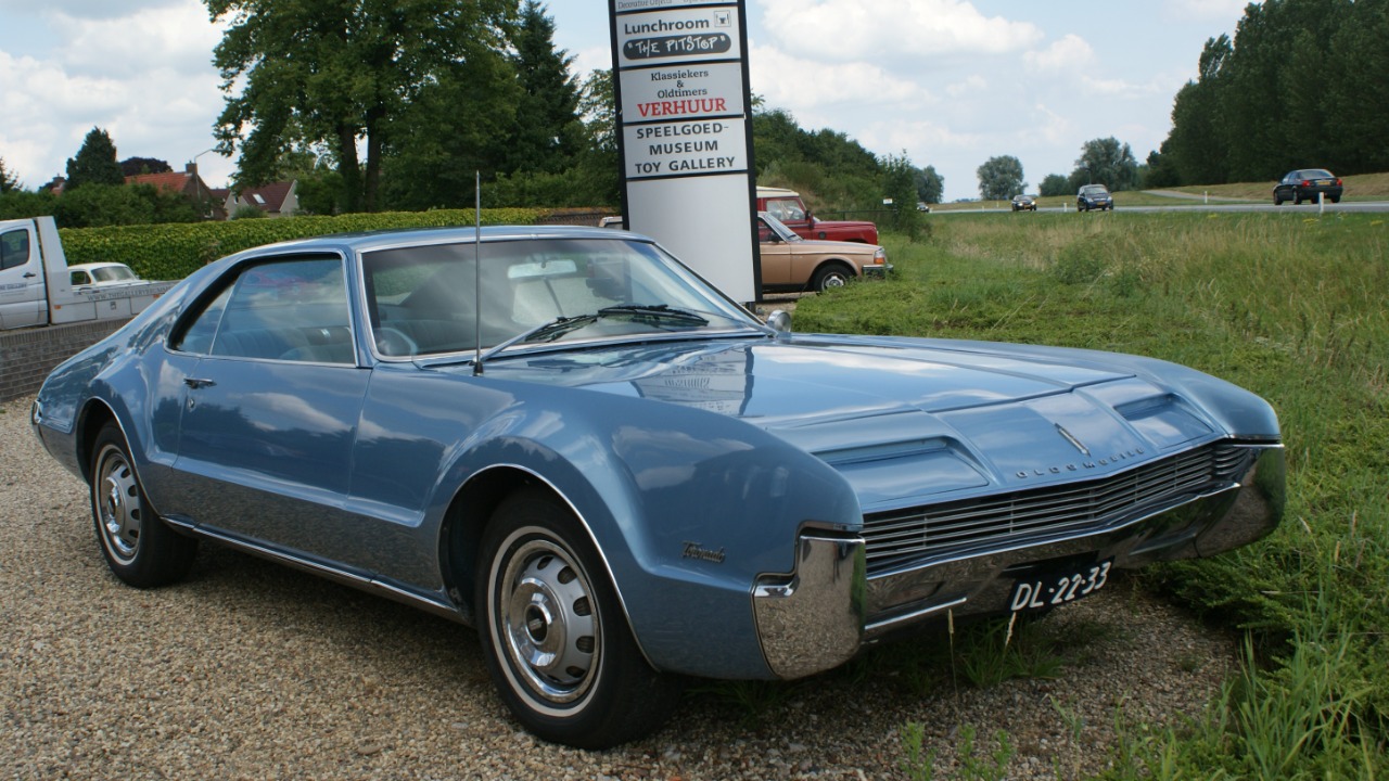 1966 Oldsmobile Toronado (9015293174)