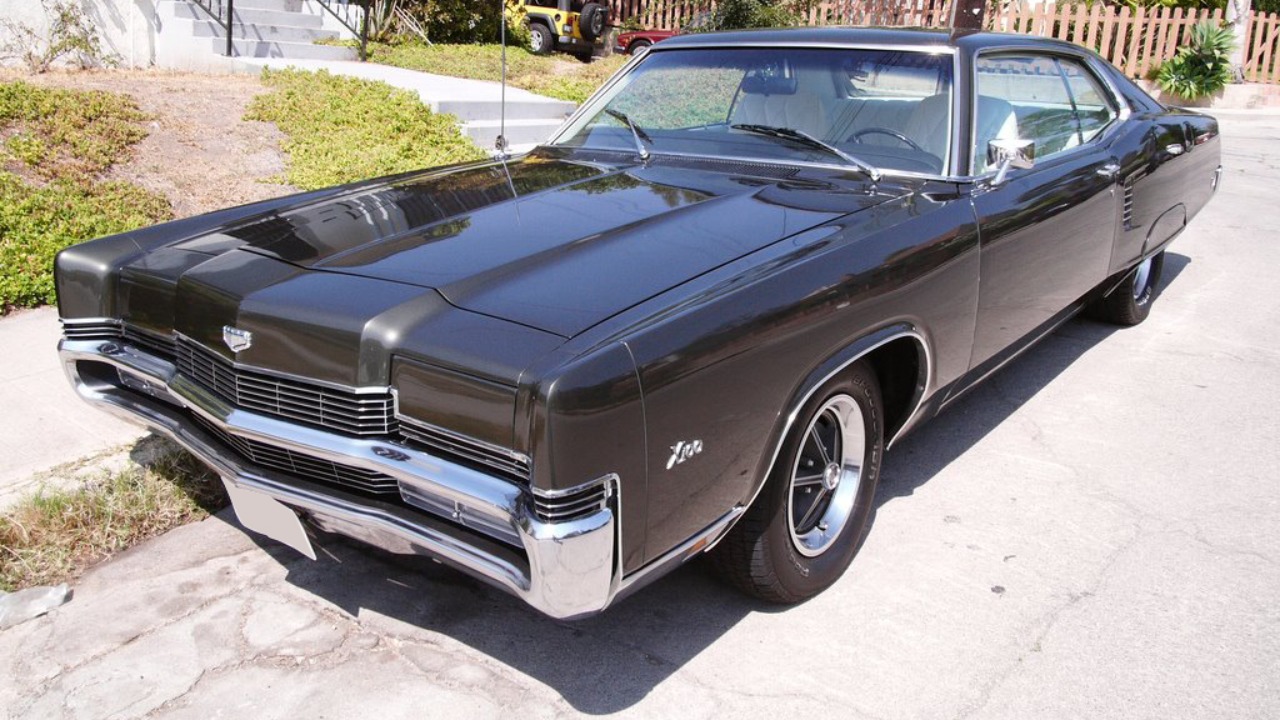10 big-block cars that could cruise all day