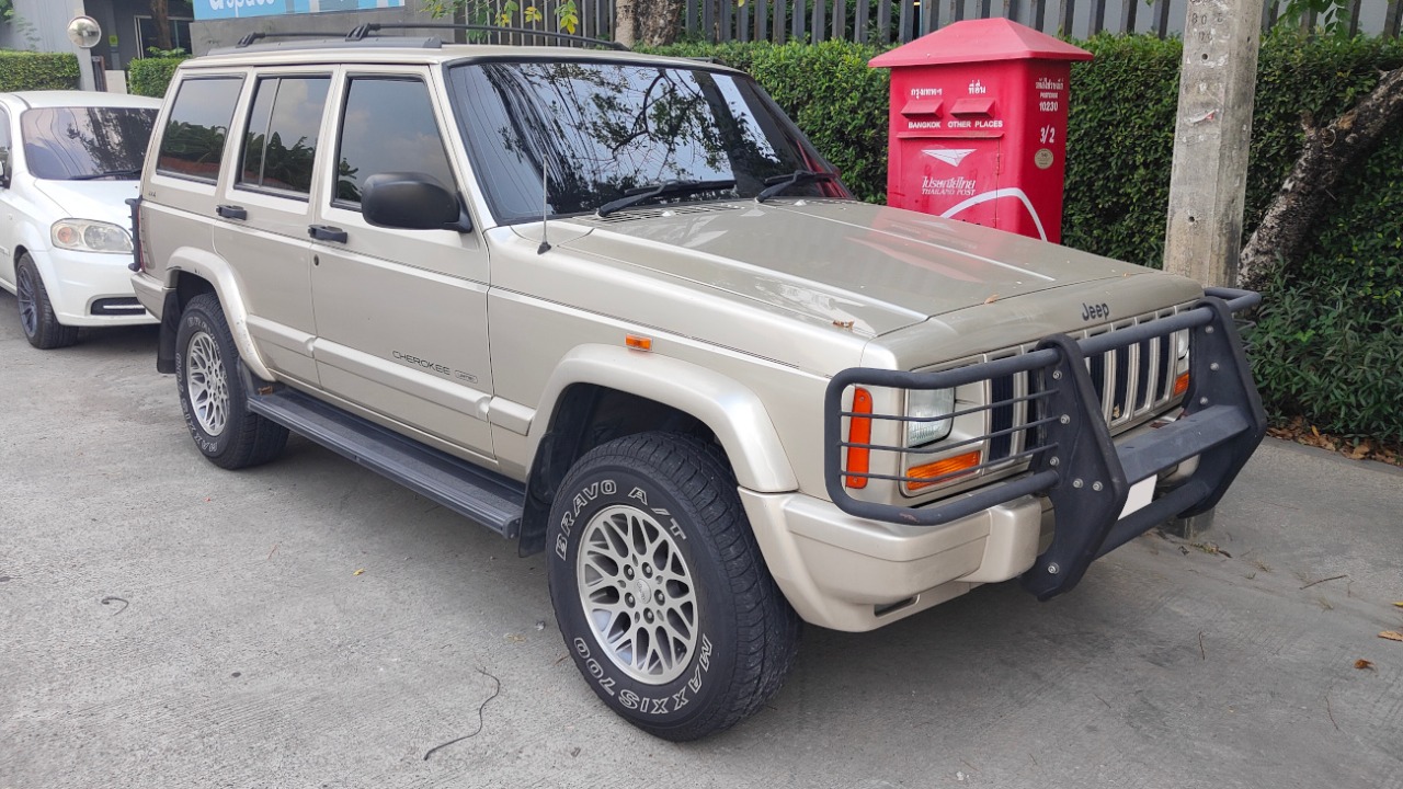 9 Old Cars That Will Outlive Modern Hybrids