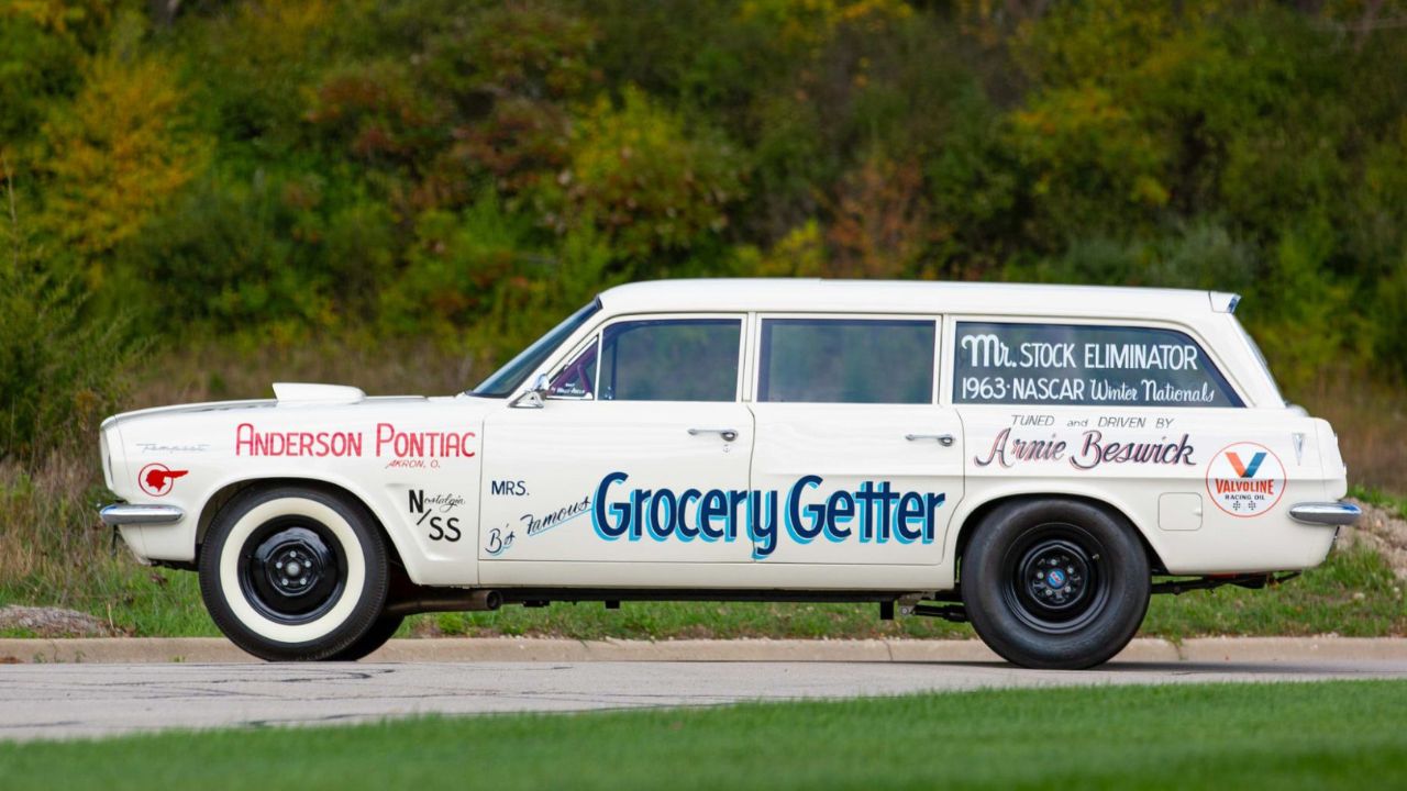 Classic muscle station wagons with V8 power