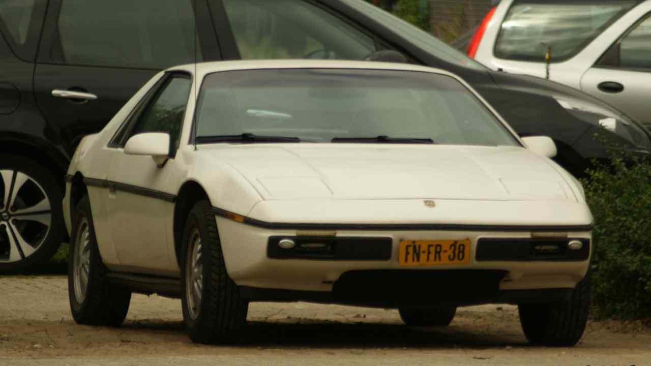 Pontiac Fiero 1984