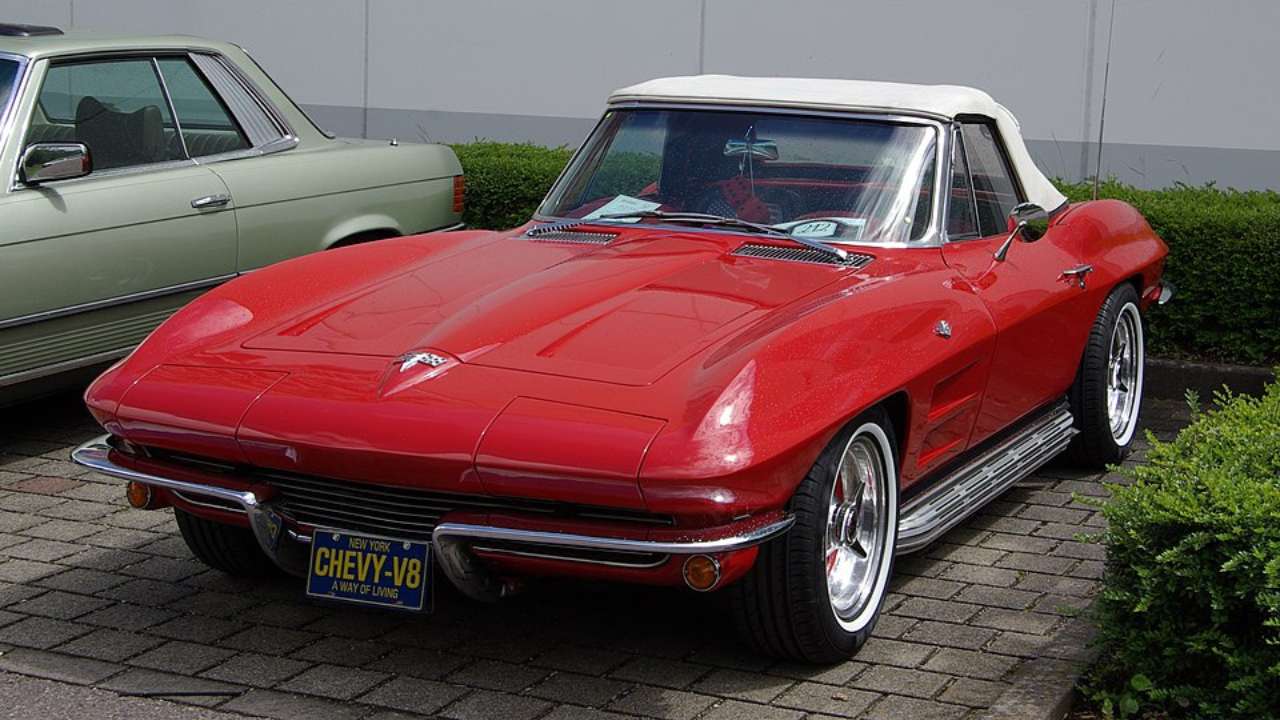 Chevrolet Corvette C2 Sting Ray