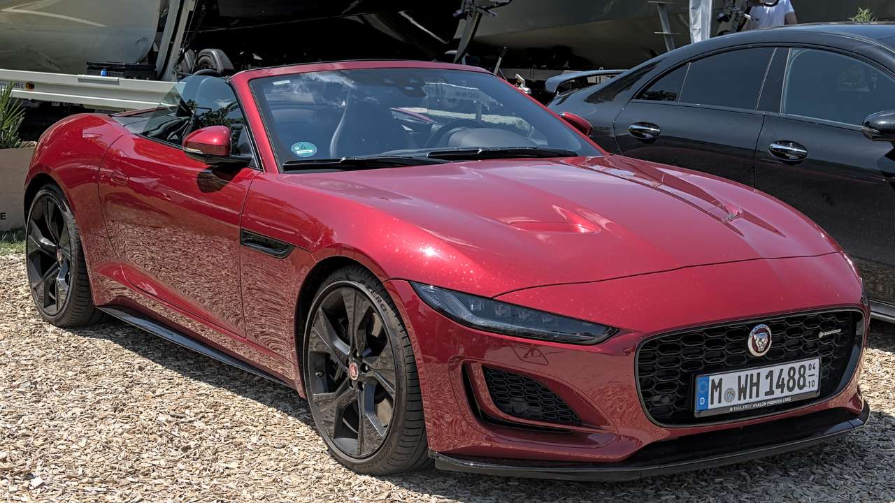 Jaguar F Type R