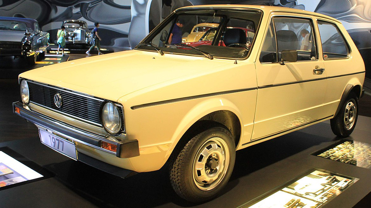 1280px-Volkswagen_Golf_1-2_(cropped)
