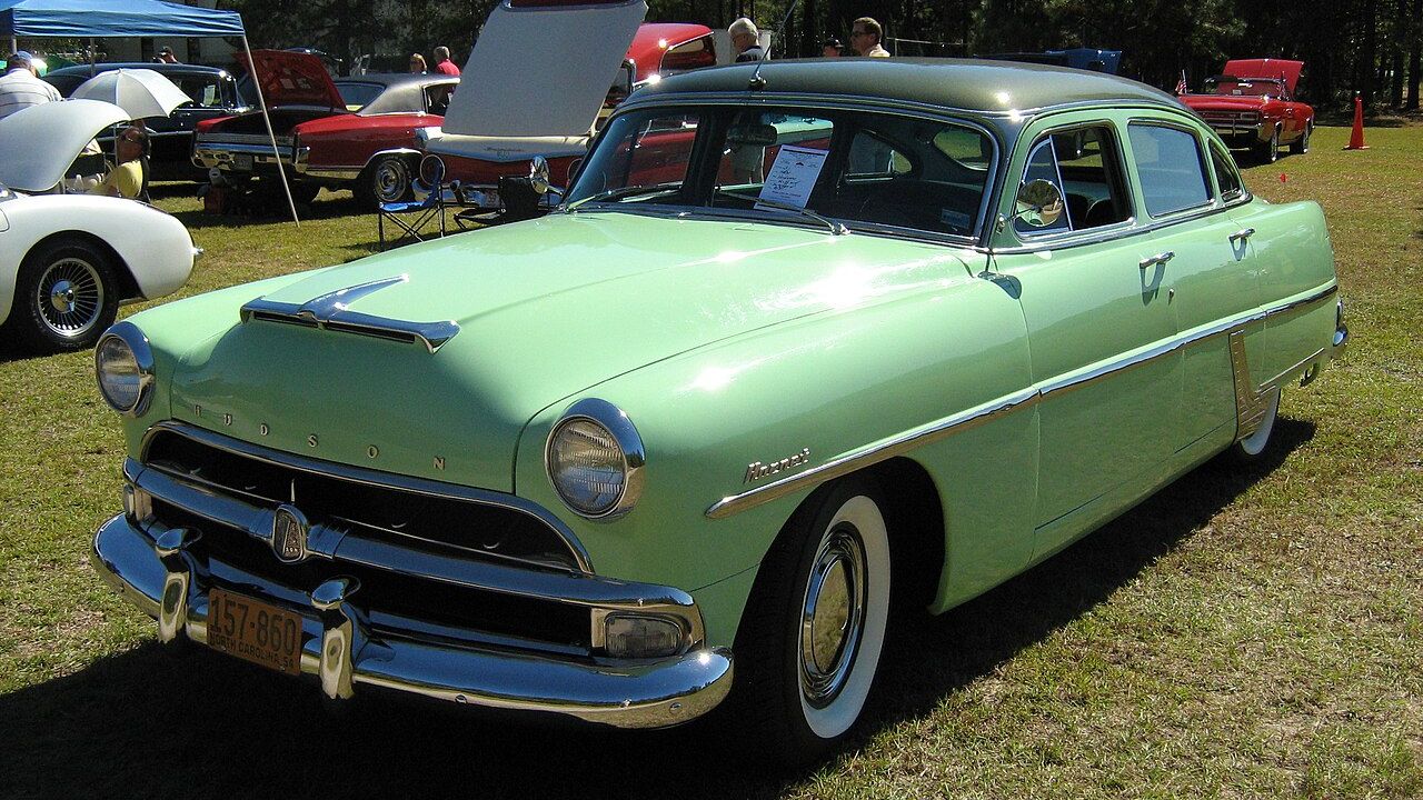 1954 Hudson Hornet Twin H sedan green