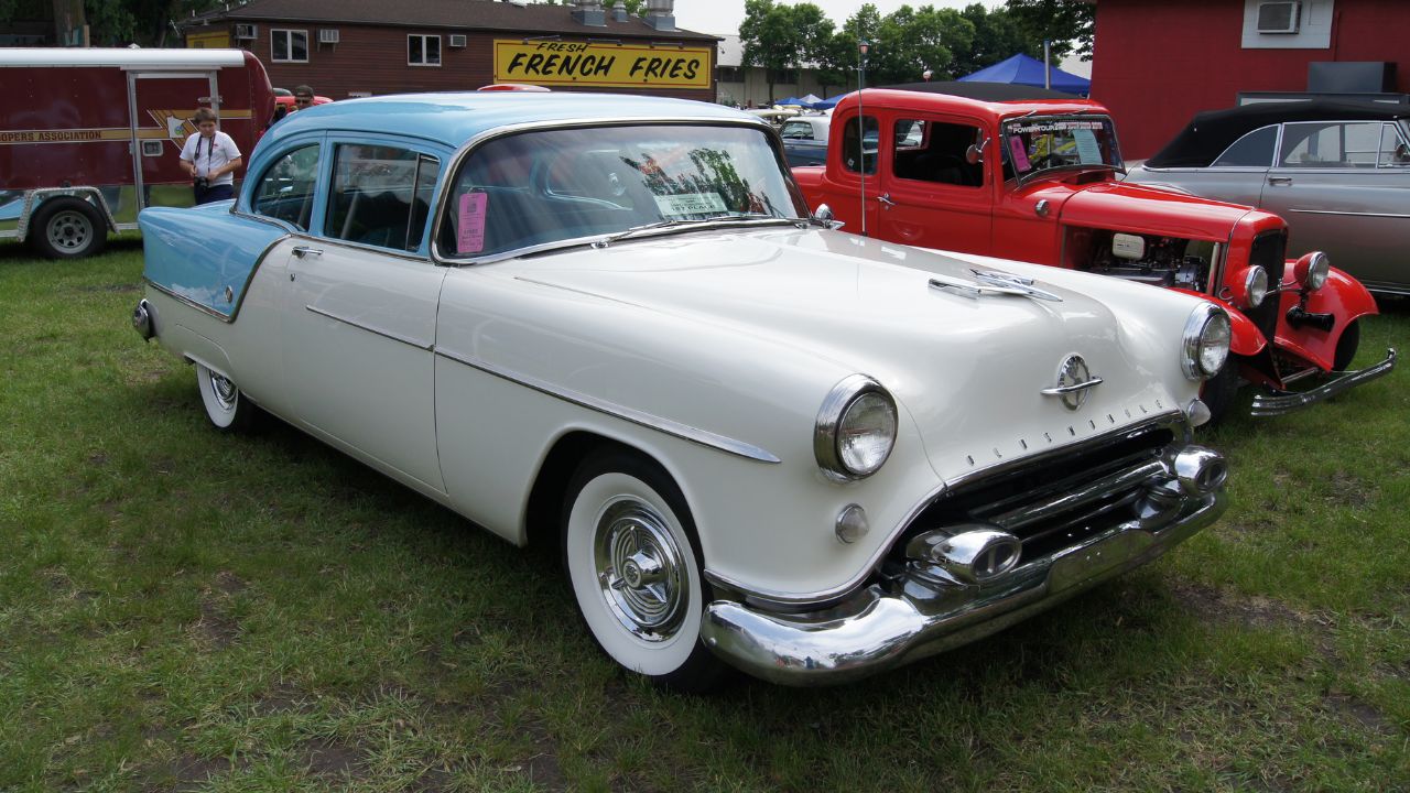 How the 1954 Oldsmobile Super 88 set the pace early
