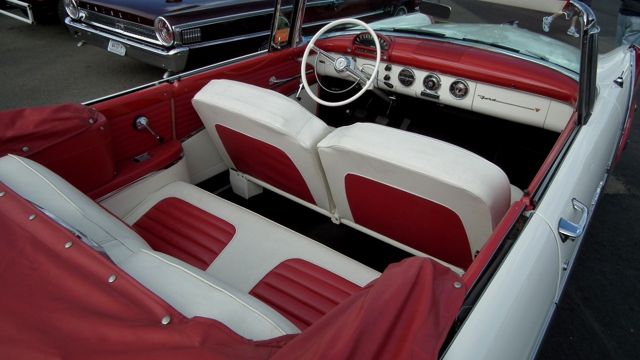 1955 Ford Fairlane interior