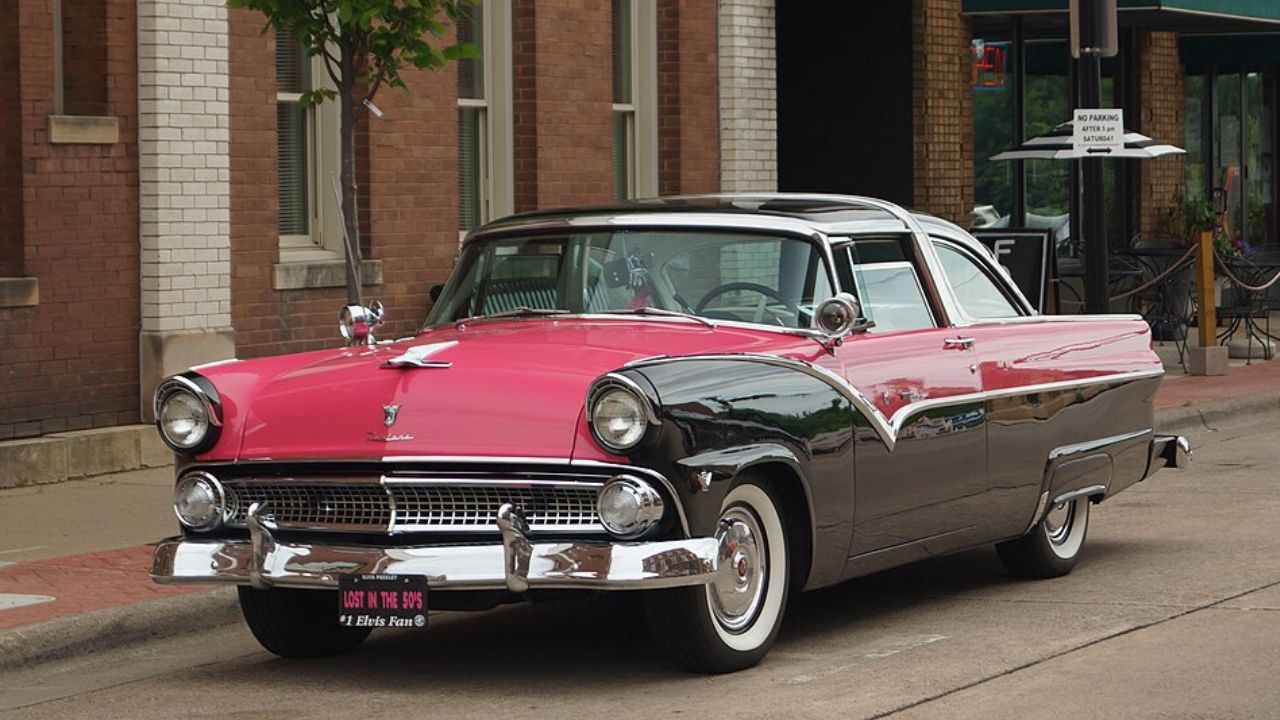 1955 Ford Fairlane Crown Victoria Skyliner