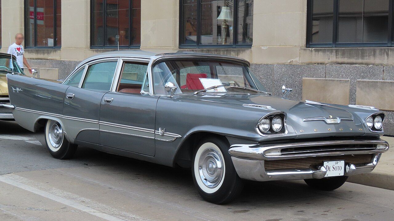 1957 De Soto Fireflite 4-door sedan, front right