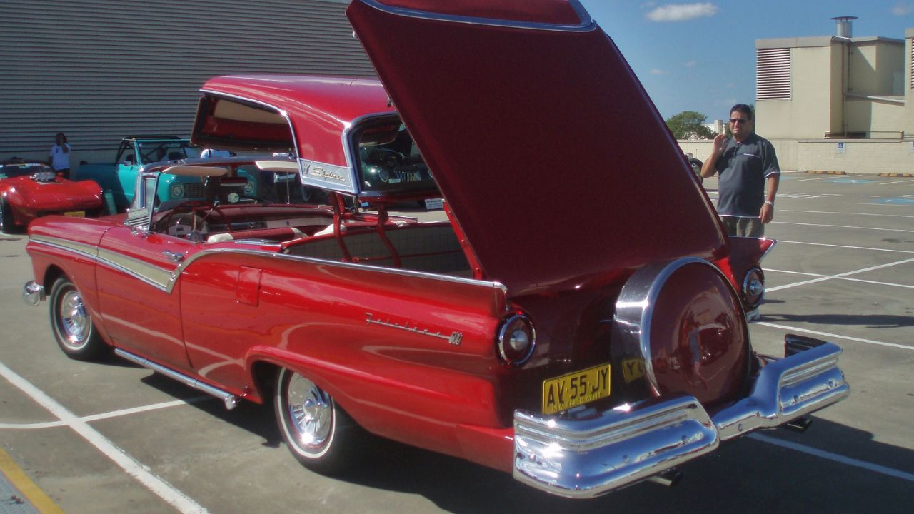 1957 Ford Fairlane 500 Skyliner