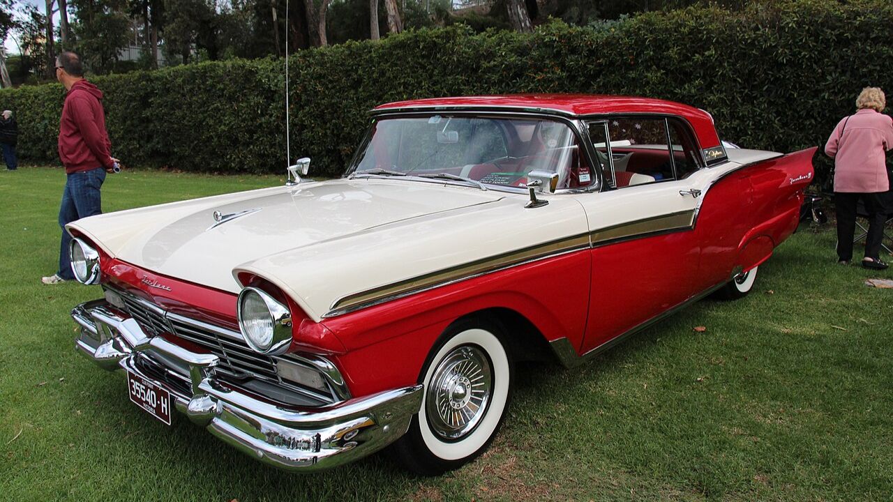 1957 Ford Fairlane 500 Skyliner Convertible