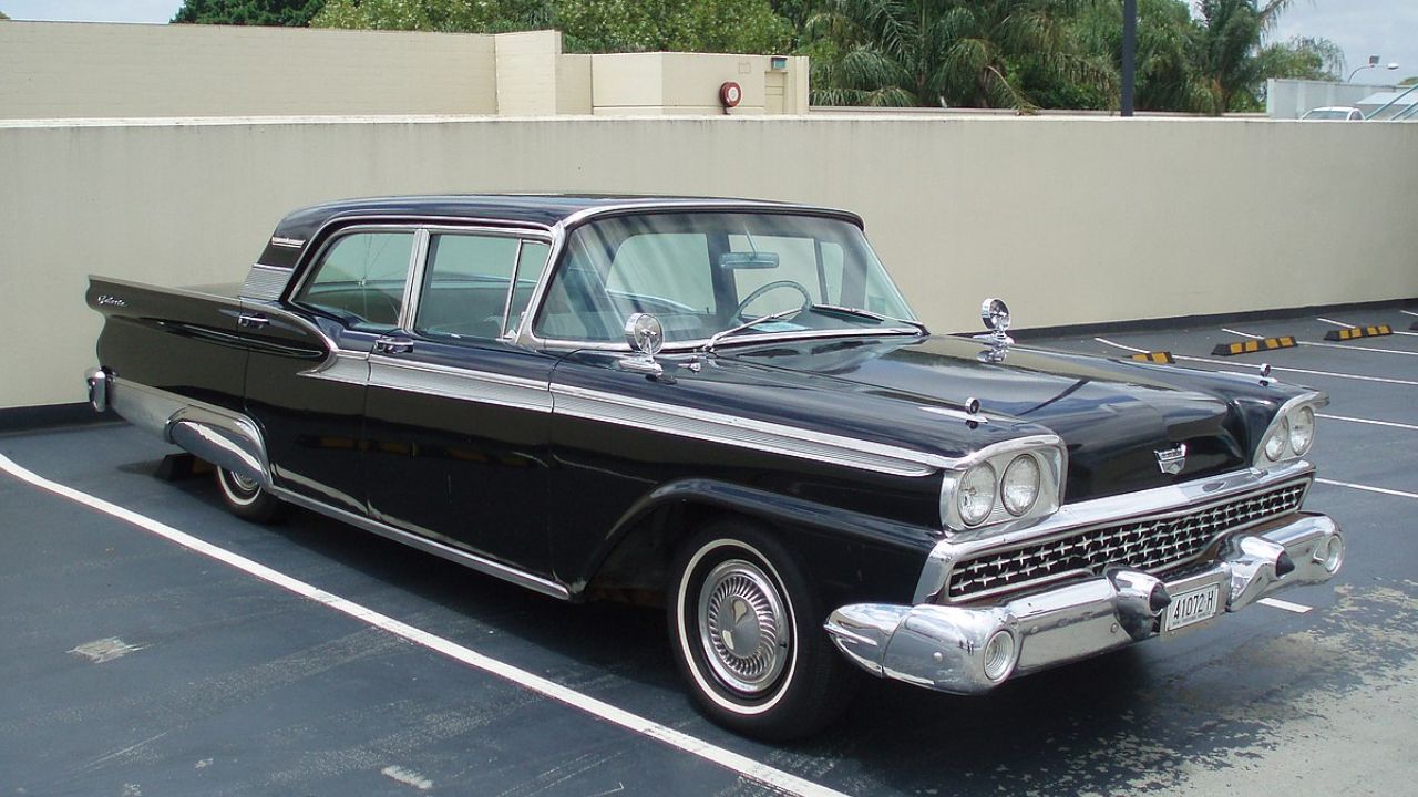 1959 Ford Fairlane 500 Galaxie sedan