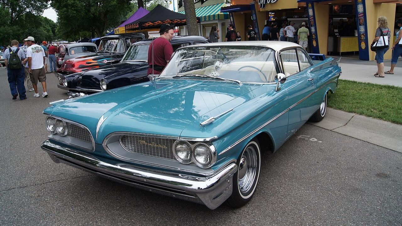 1959 Pontiac Catalina: Power in a Tuxedo