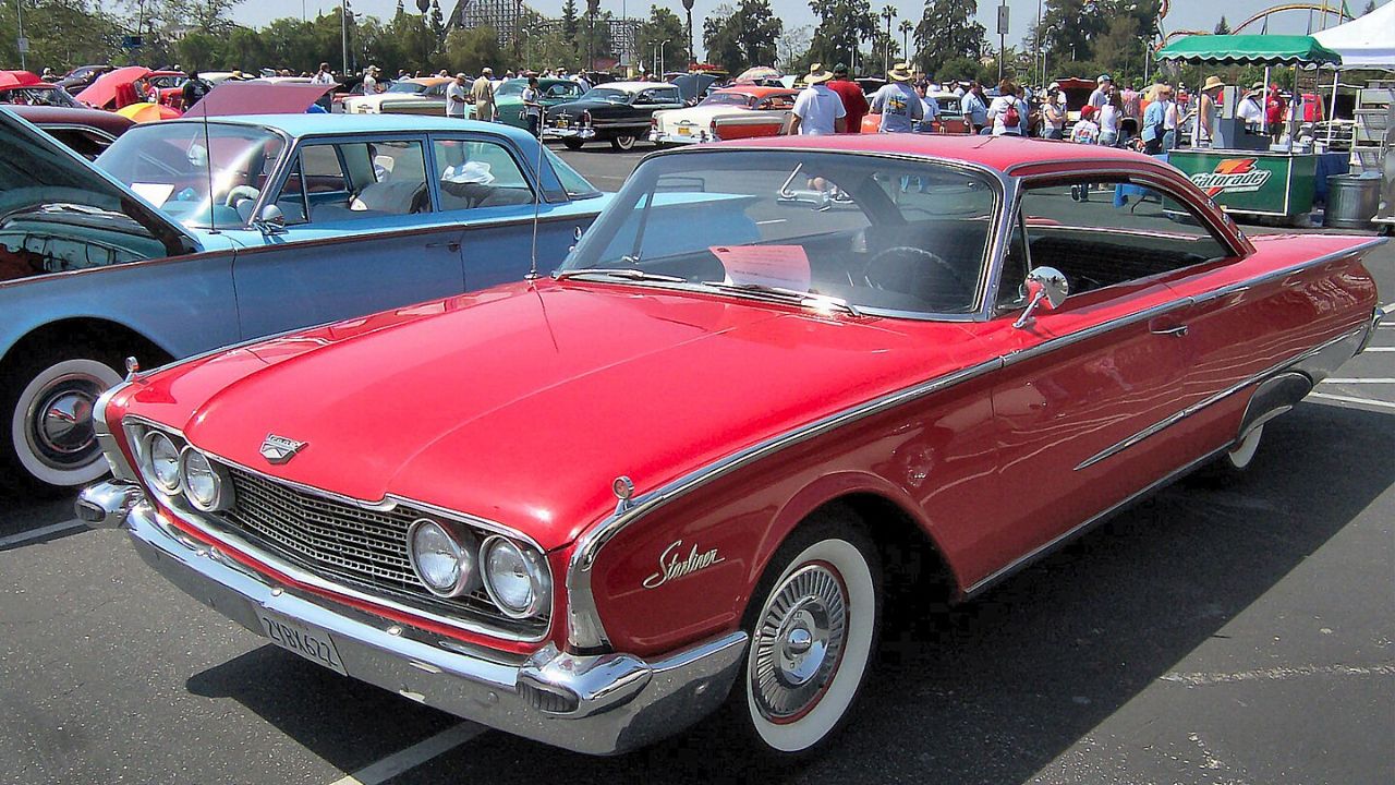 1960 Ford Galaxie Starliner