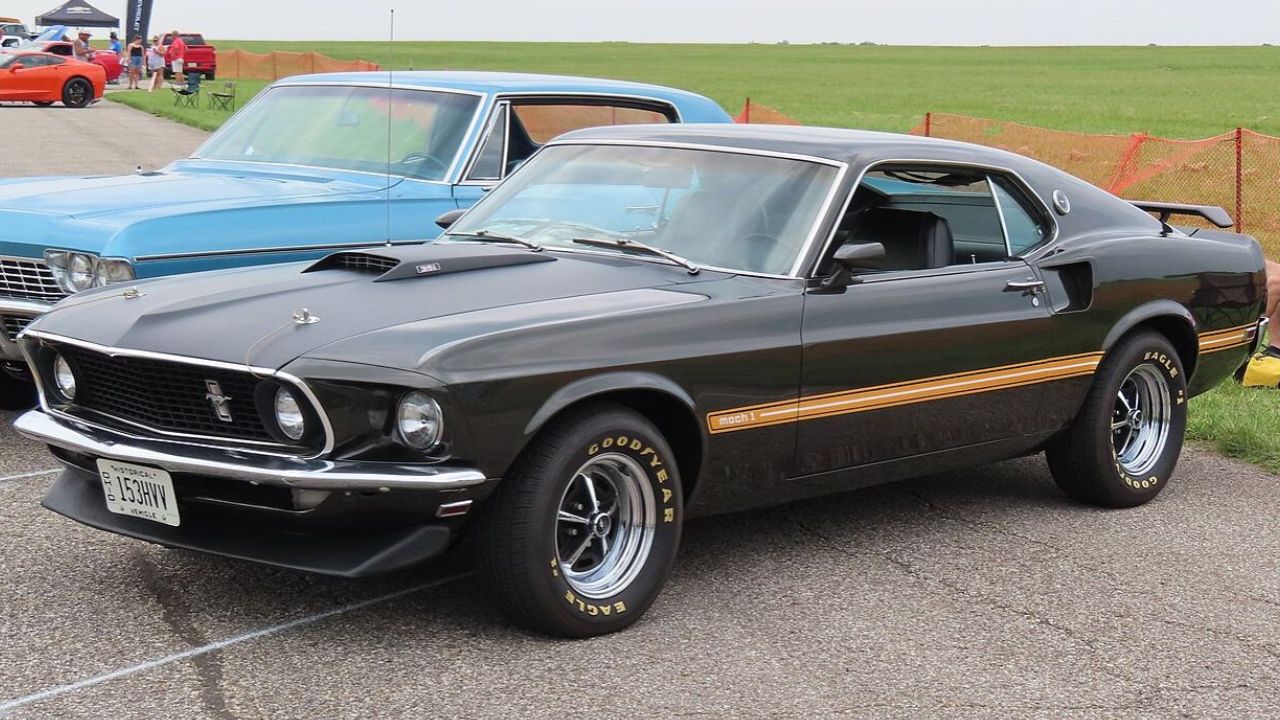 1969 Ford Mustang Mach I, front left (Wings-n-Wheels 2023)