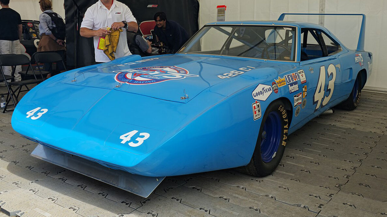 1970 plymouth roadrunner Superbird