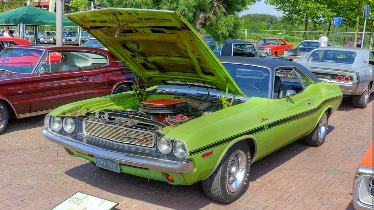 Dodge challenger Mopar Enthusiast