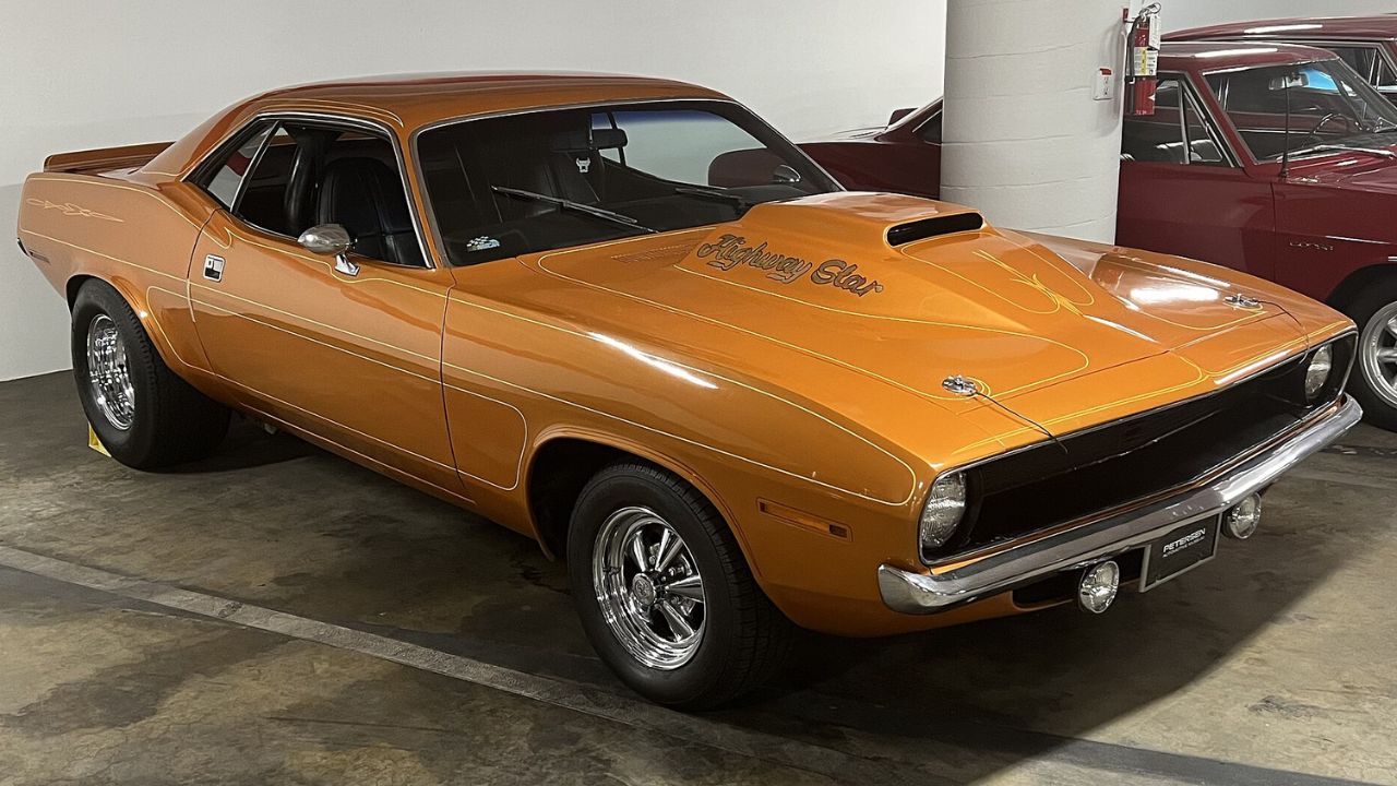 7 Muscle cars built around the 426 Hemi engine
