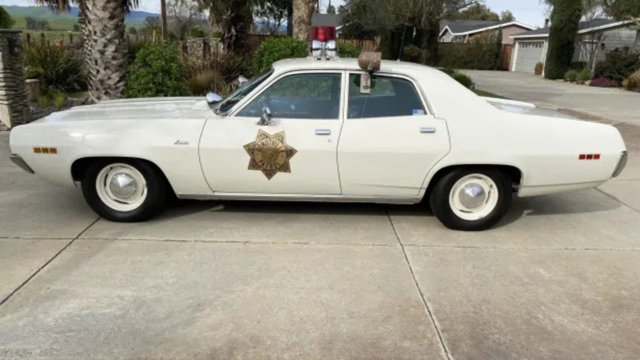 1971 Plymouth Satellite 440 police