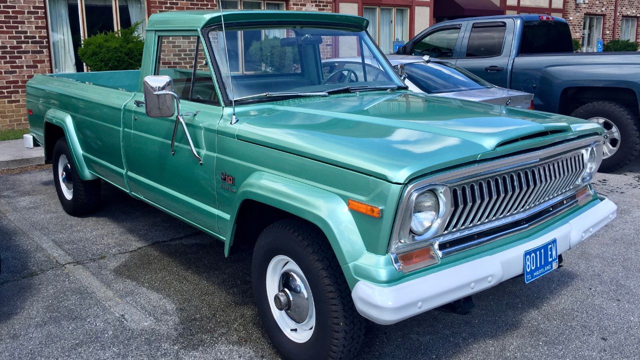 1974 Jeep J10 pickup truck