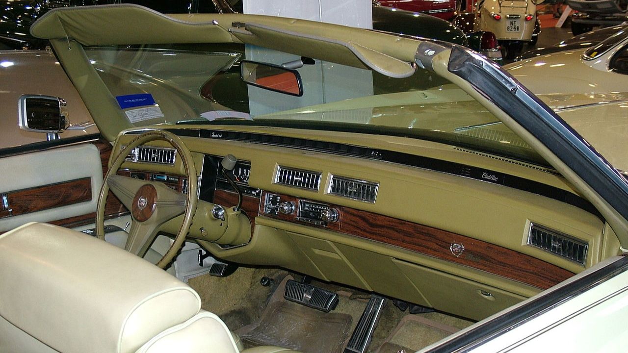 Cadillac Eldorado Cabrio, 1976 cockpit