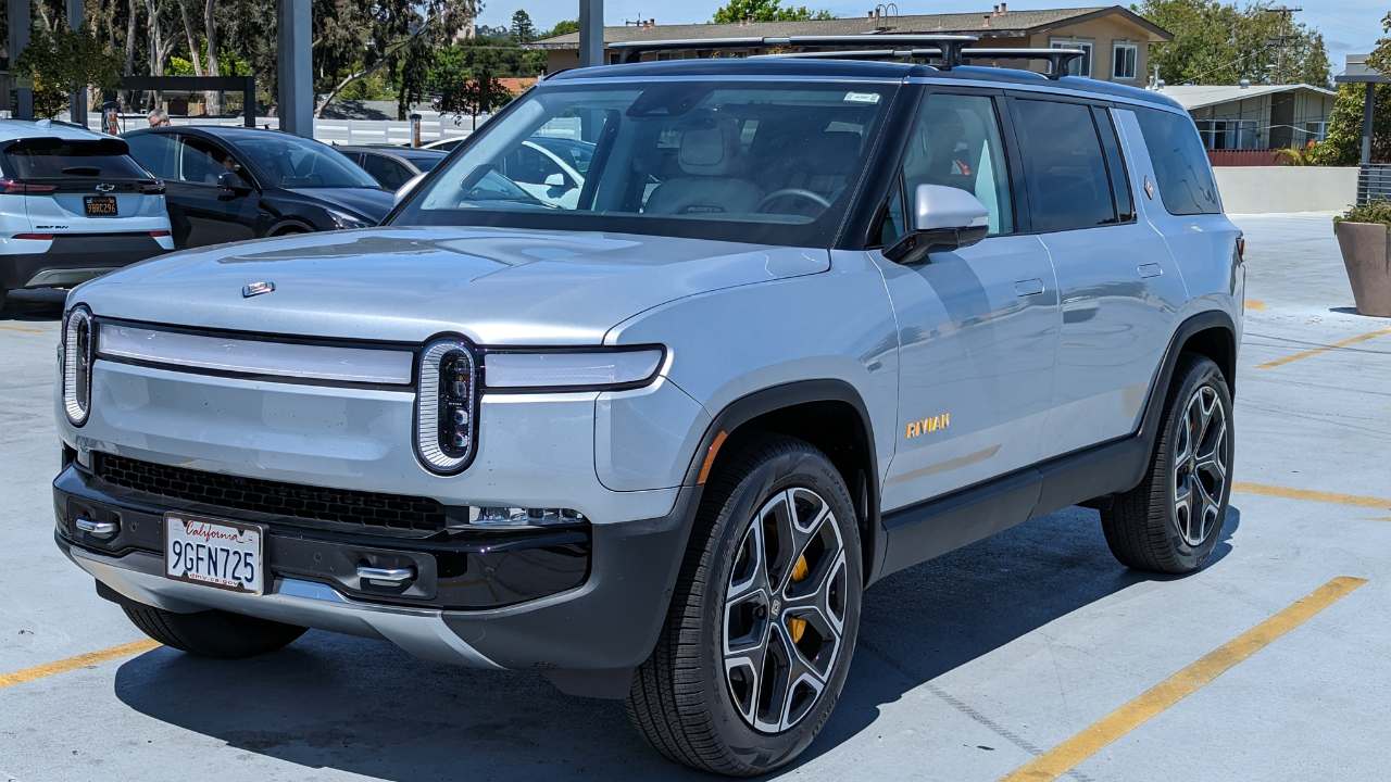 Rivian R1S
